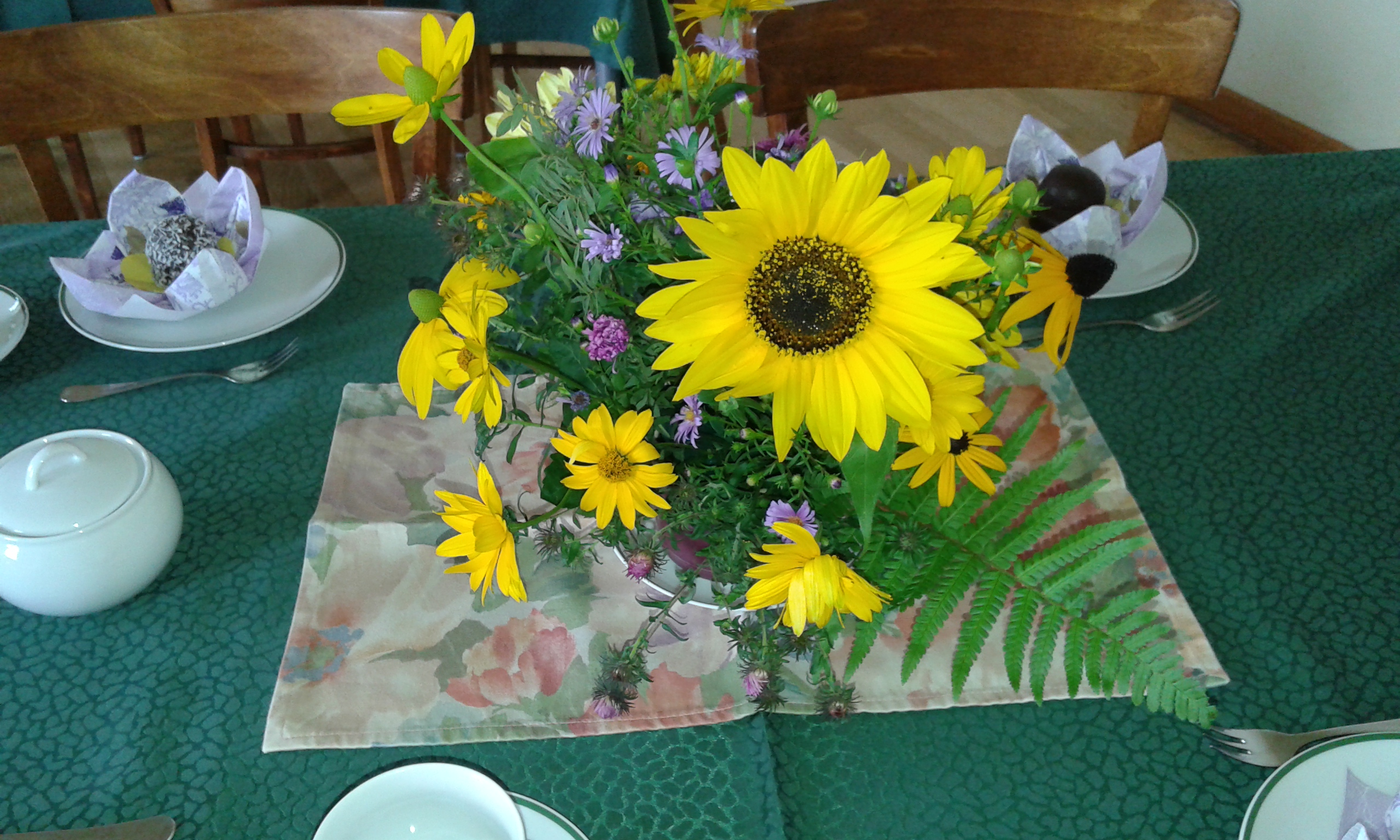 Blumen Deko am Tisch